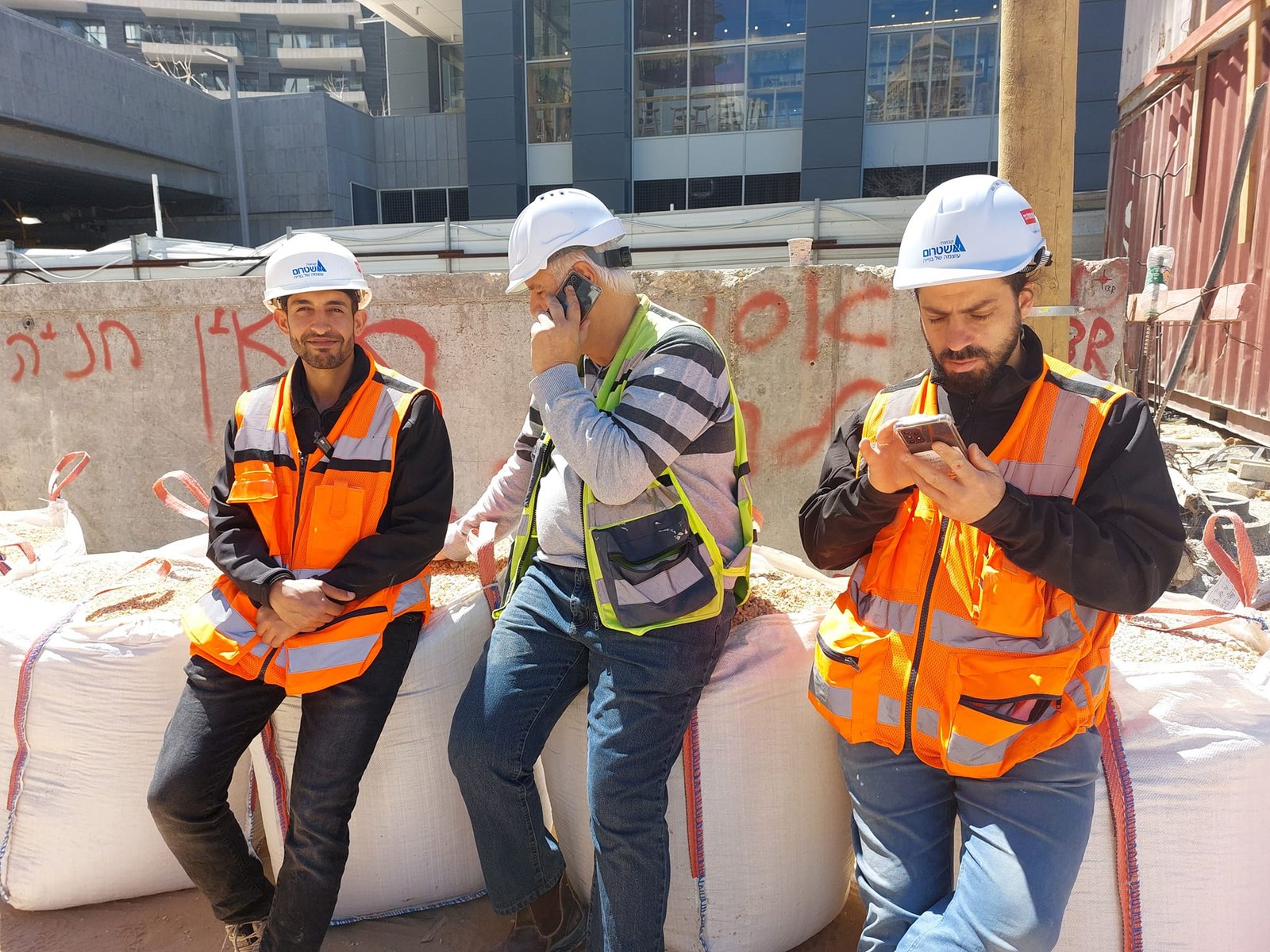 מנהל עבודה | מנהל עבודה בבנייה | מנהל עבודה בבנייה הנדסית | עבודה בתחום הבנייה | כוח אדם פועלי בניין | כוח אדם | שירותי כוח אדם | חברת כוח אדם - אנשי הבניין